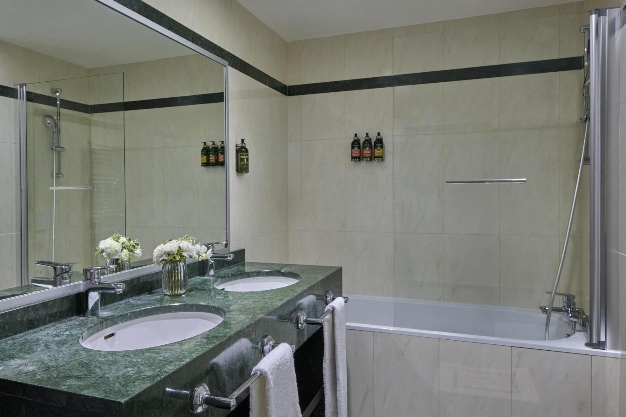 Fraser Le Claridge Champs-elysees Hotel